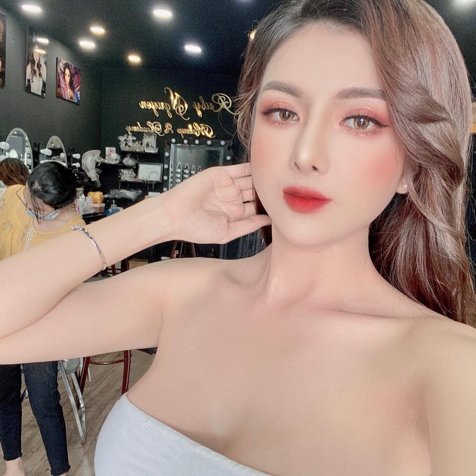 Anna Hong Hanh Mau tre day goi cam Sai Thanh 13